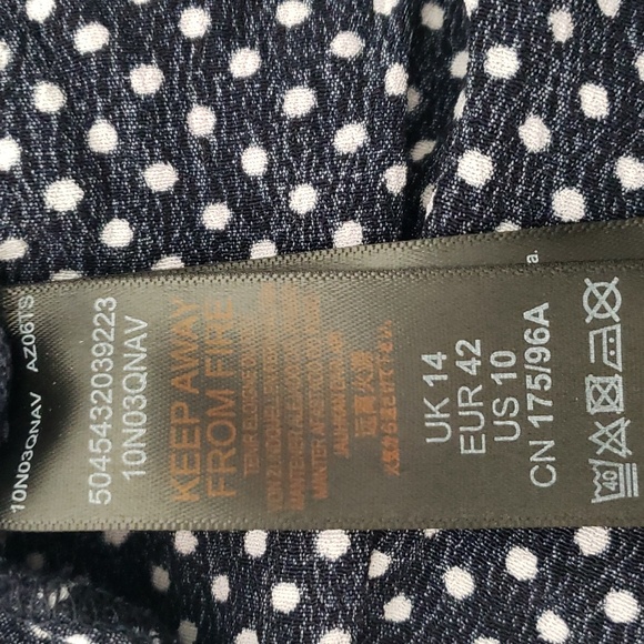 Polka Dot Wrap Dress v neck  knot front long sleeve.  size 14 - Picture 7 of 8